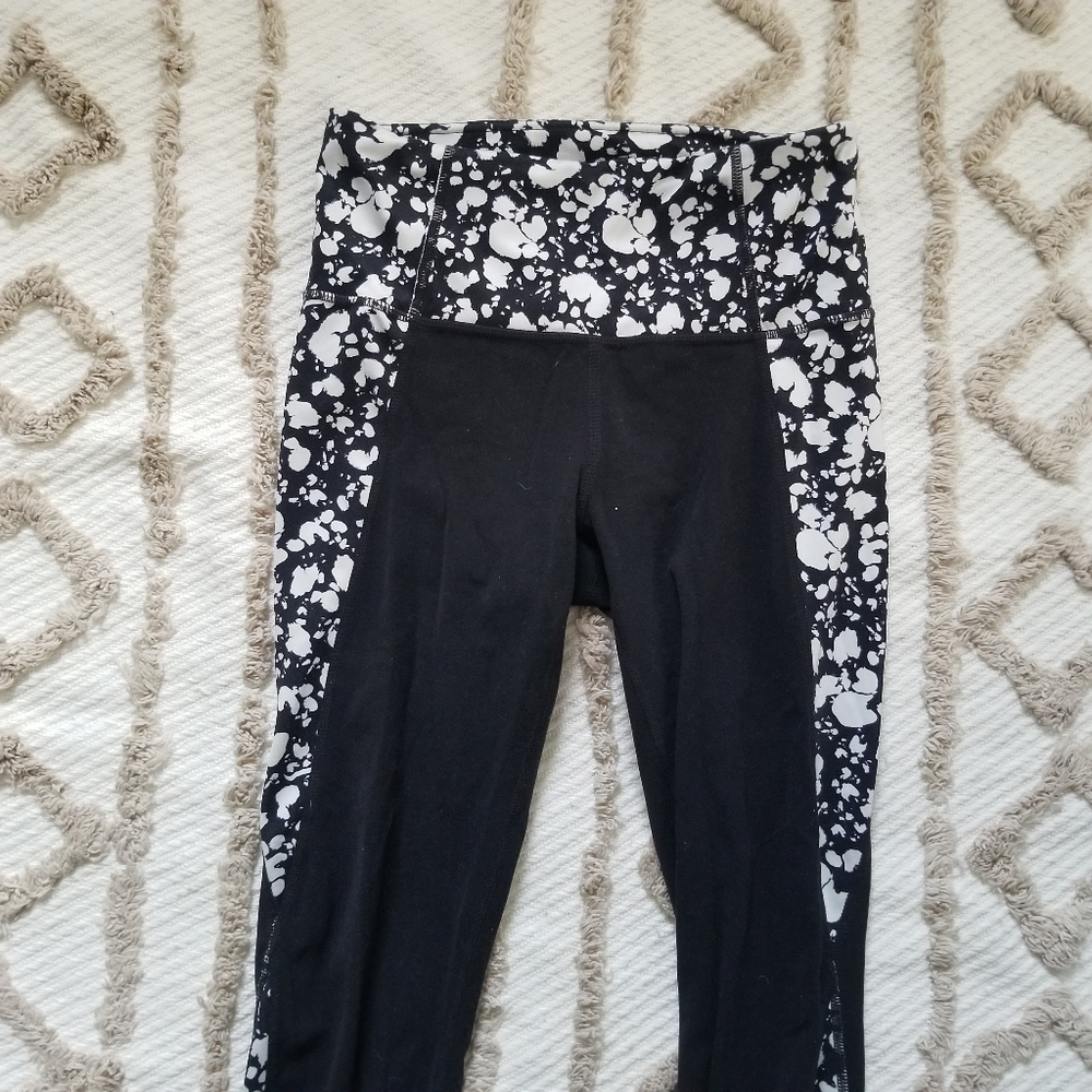 Athleta Black and White Marble Print High-Rise Leggings - Picture 6 of 14